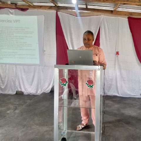 Adult Guide Conakry